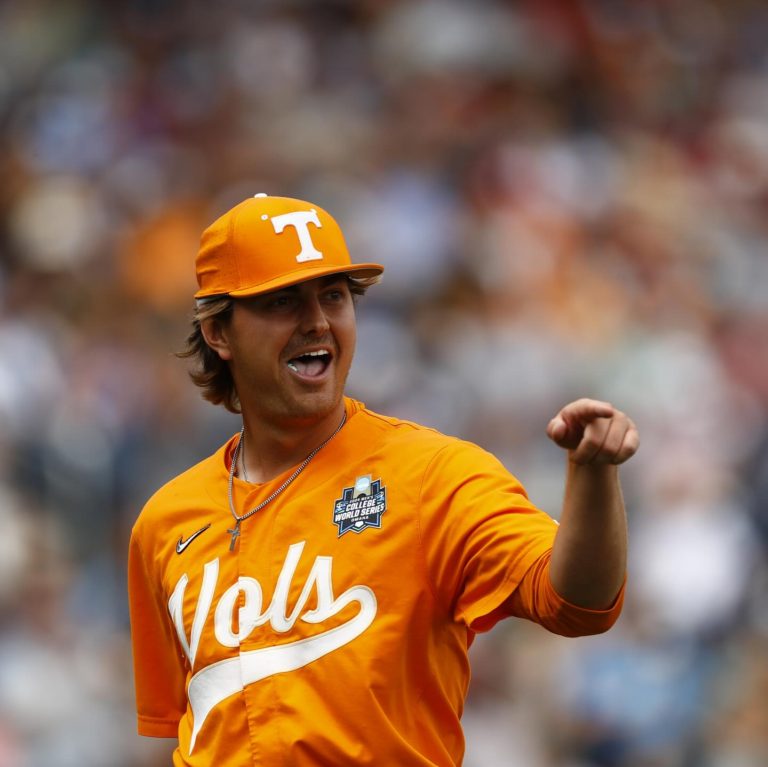 Tennessee Vols play for college baseball national title today 96.9 WXBQ